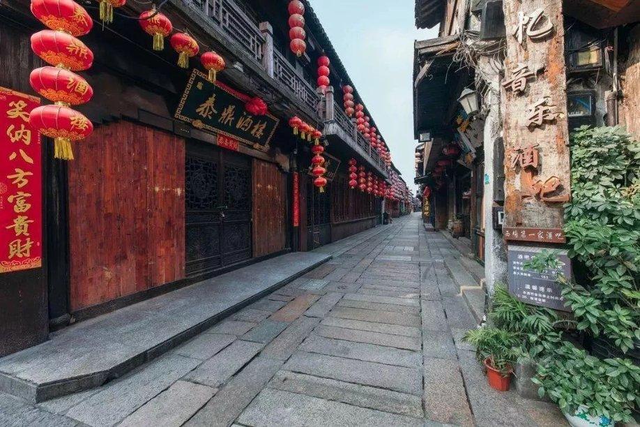 港股医药外包概念逆市上涨，港股医药ETF(159718.SZ)冲击3连阳