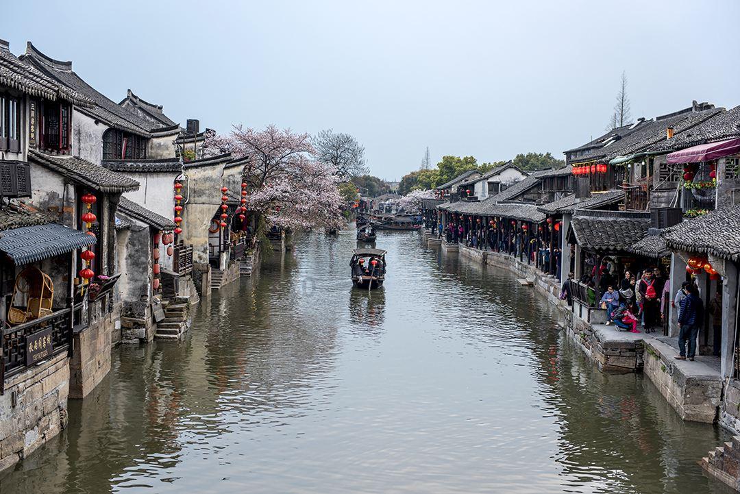 陕西靖边：风电场上战寒冬